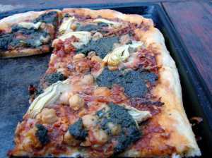 pizza with sofrito, chickpeas and pesto
