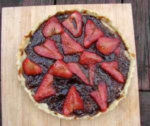 Stawberry frangipane tart with balsamic glaze