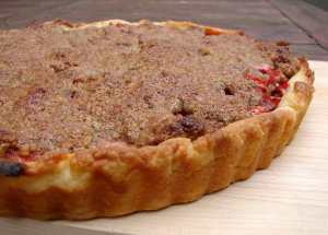 Strawberry hazelnut tart