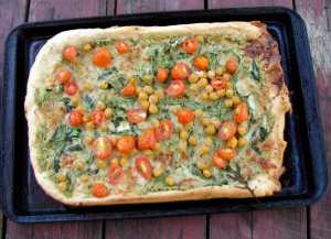 Pizza with tarragon-pumpkinseed pesto and chickpeas