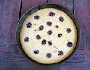 Chocolate-stuffed cherry cake