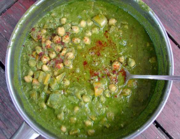 Pistachio basil curry