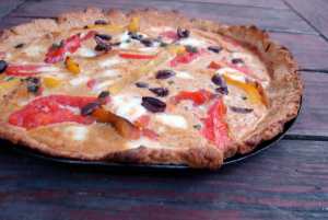 Pepper and tomato tart with hazelnut almond crust
